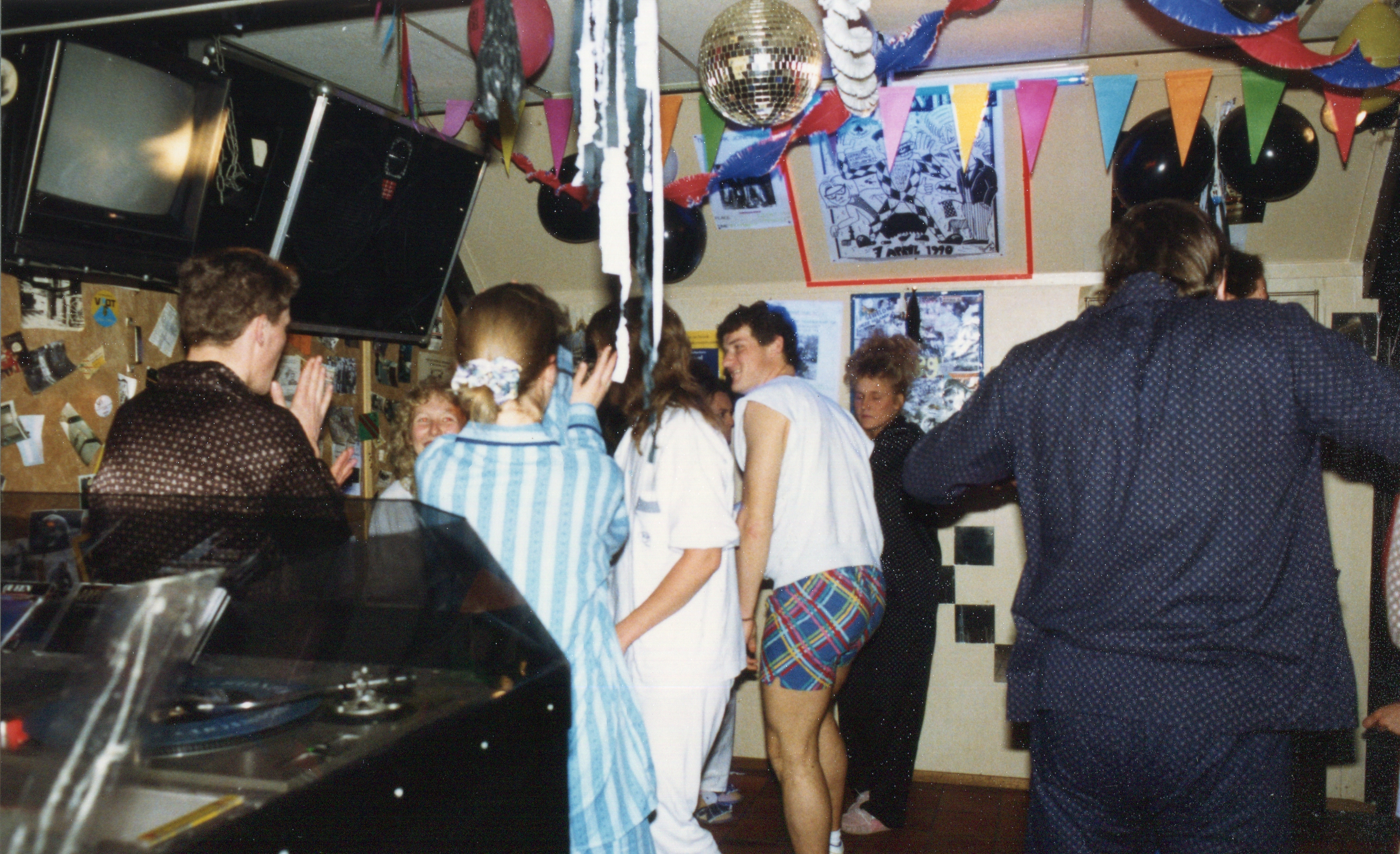 1990Pyamaparty013.jpg