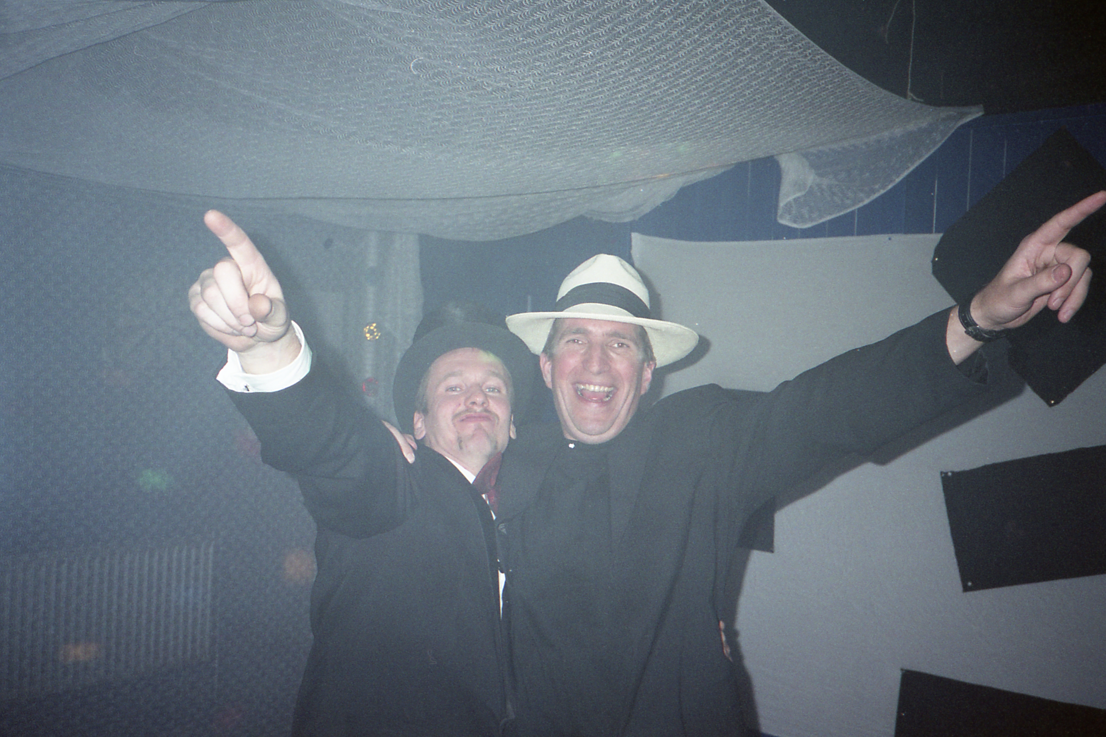 blackandwhiteparty001.jpg