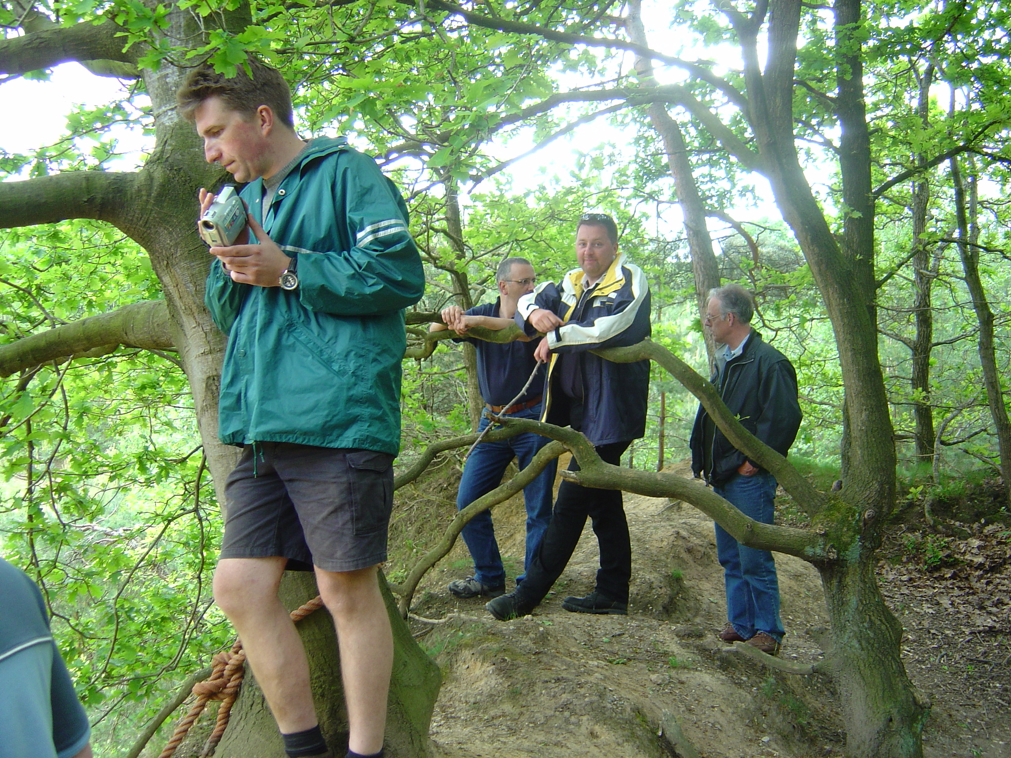 2004HWK032.jpg