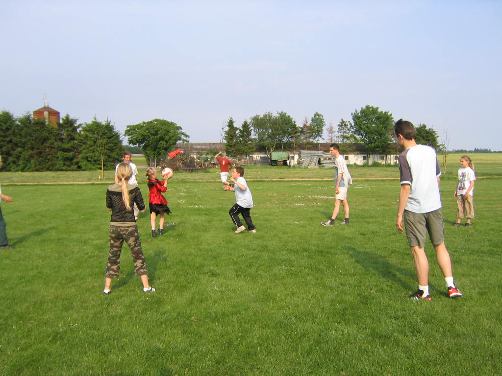 2004HWK054.jpg