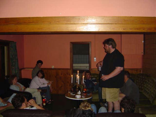 2004HWK007.jpg