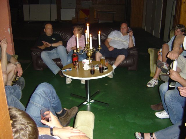 2004HWK011.jpg