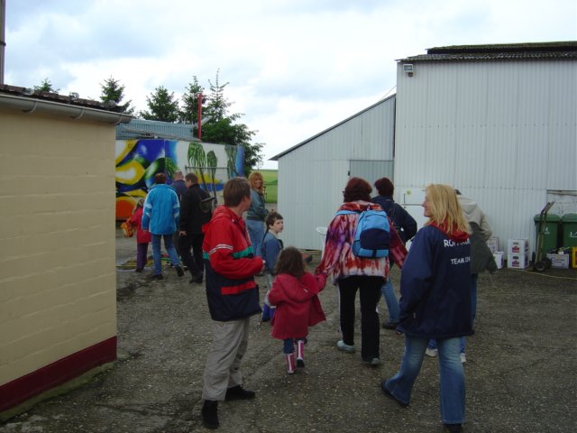 2004HWK015.jpg