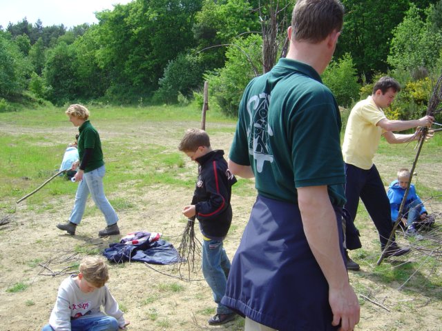 2004HWK024.jpg