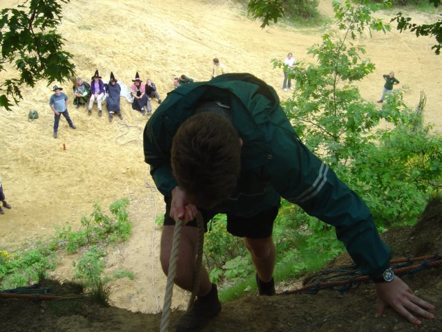 2004HWK027.jpg