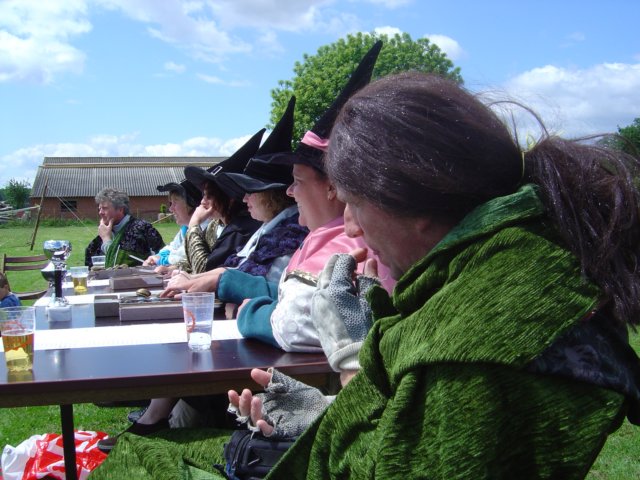 2004HWK037.jpg