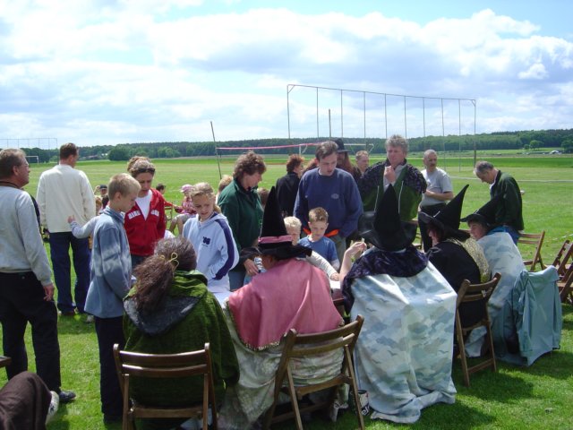 2004HWK038.jpg