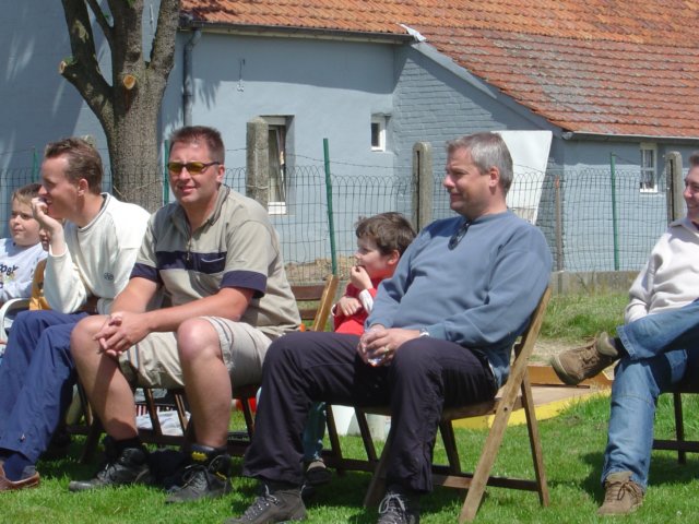 2004HWK041.jpg