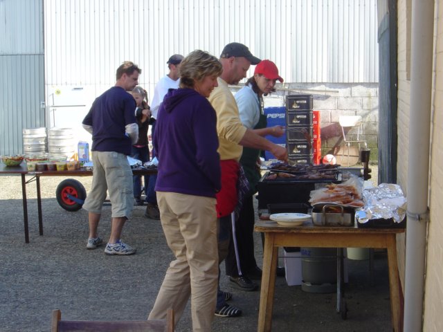 2004HWK048.jpg