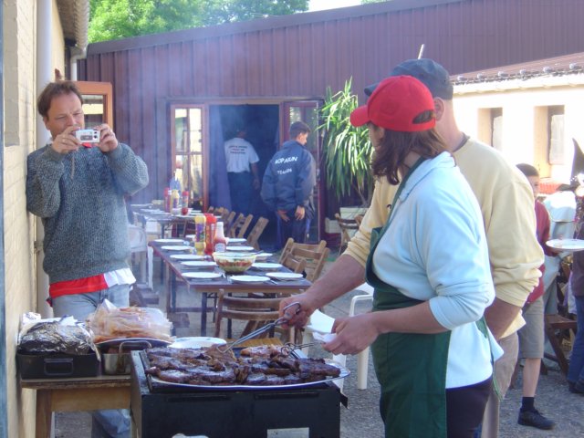 2004HWK049.jpg