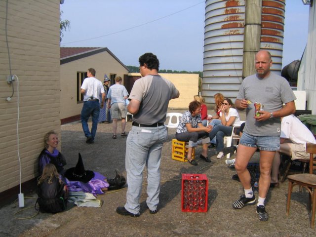 2004HWK053.jpg