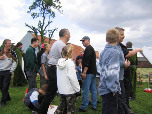 2004HWK066.jpg