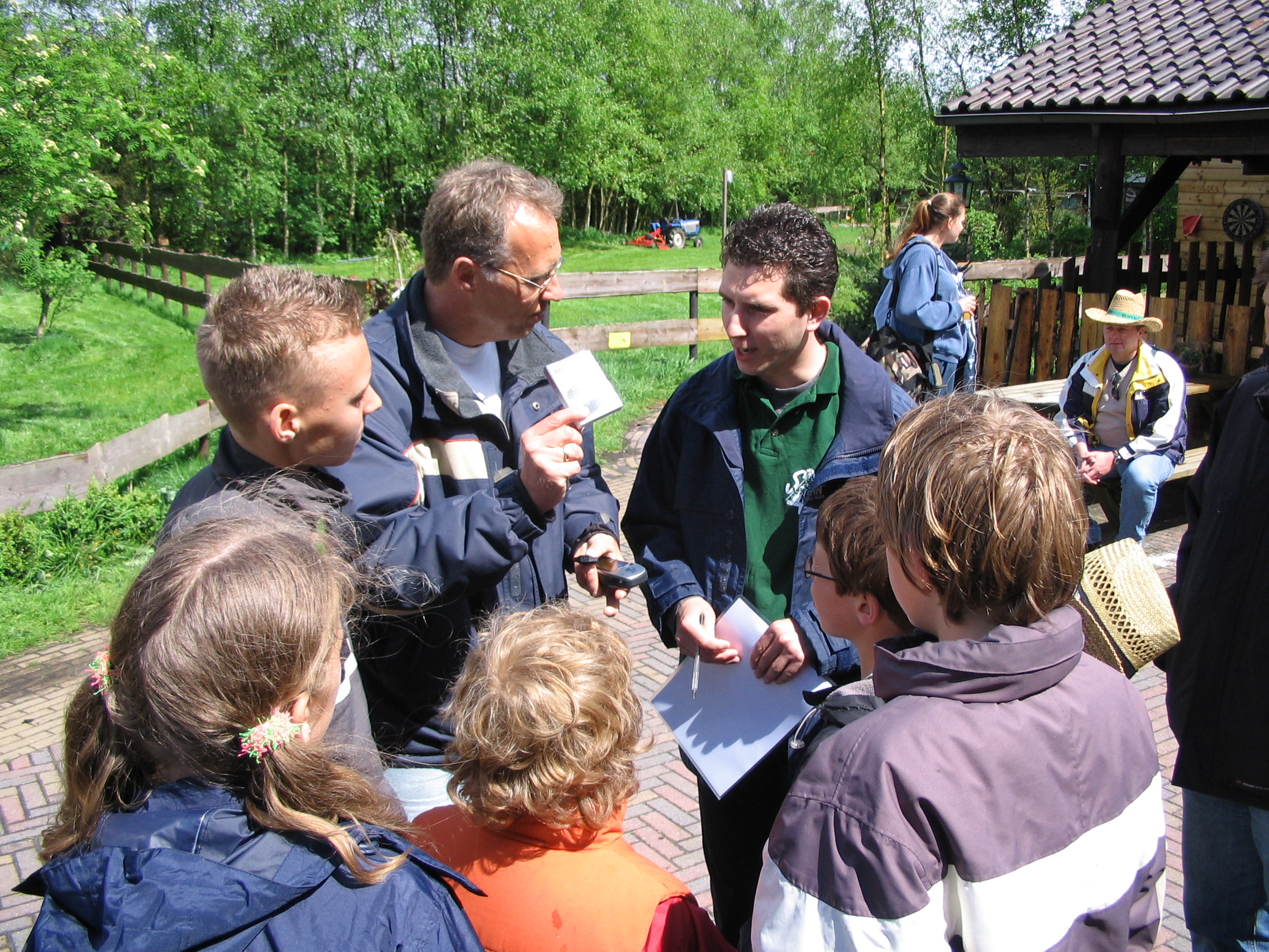 2005HWK32.jpg