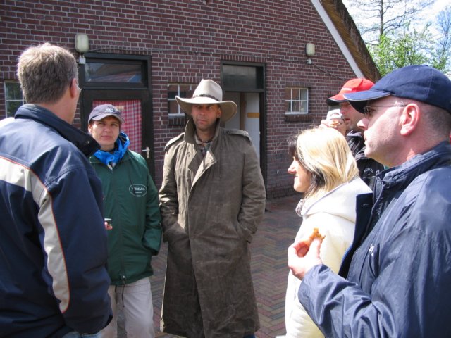 2005HWK31.jpg