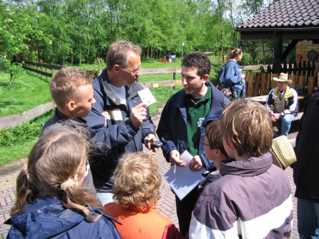 2005HWK32.jpg