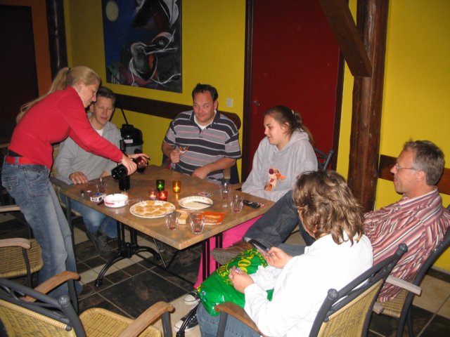 2005HWK6.jpg
