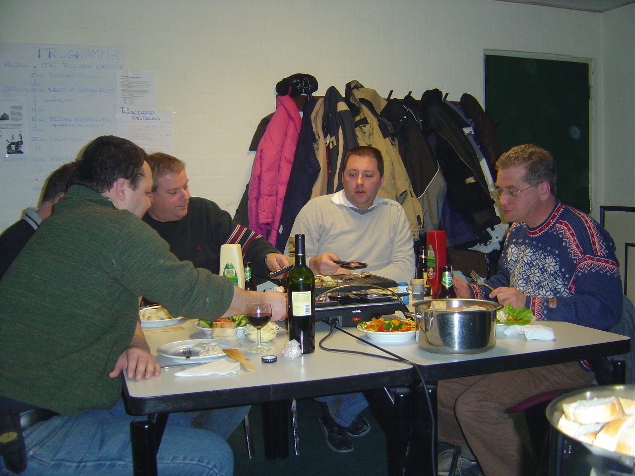 2005HWK44.jpg