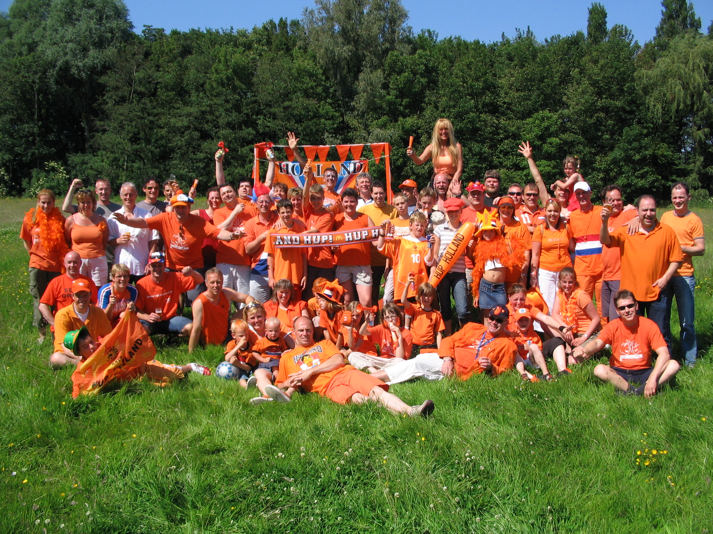 2006WK4.jpg