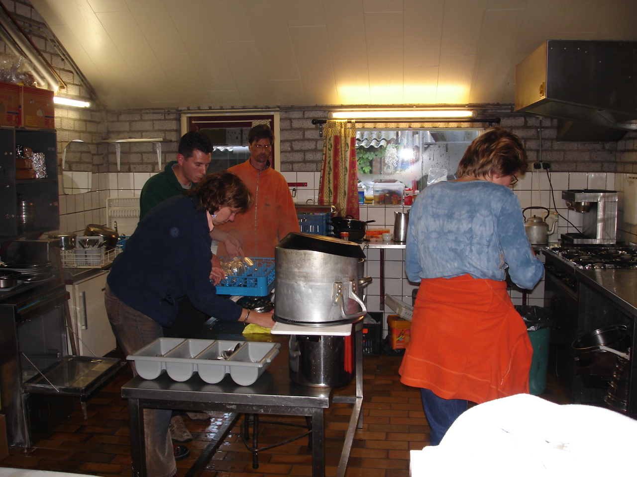 2007HWK102.jpg