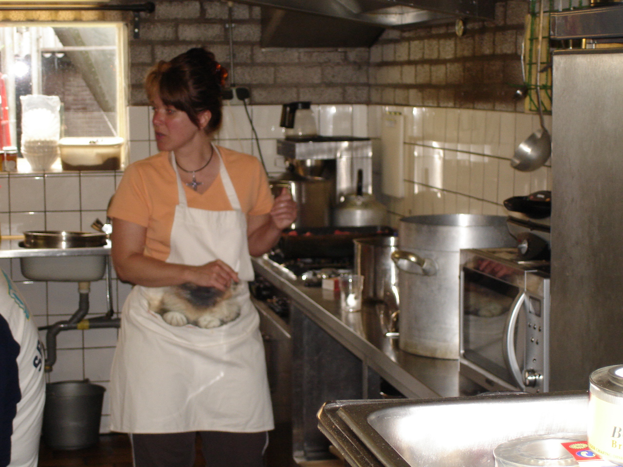 2007HWK143.jpg
