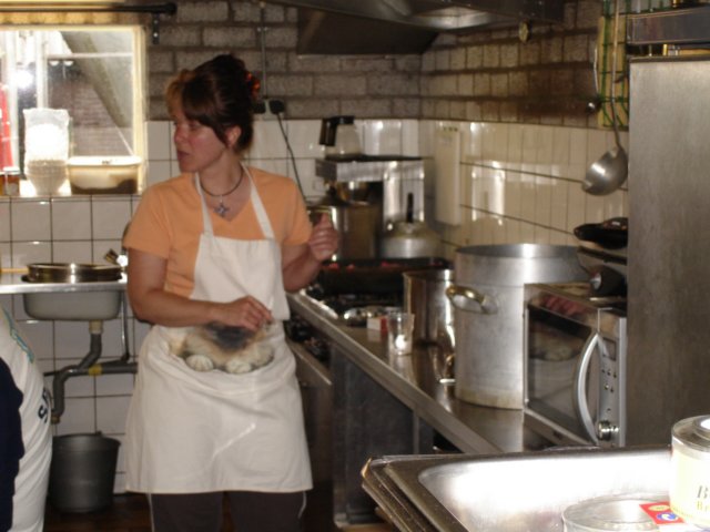 2007HWK143.jpg