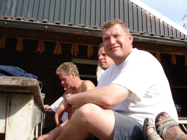 2007HWK144.jpg