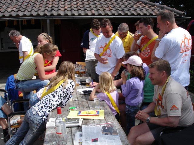2007HWK215.jpg