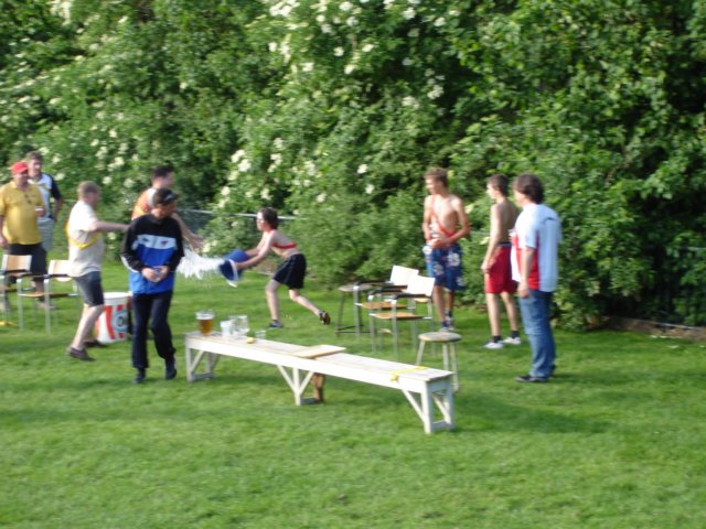 2007HWK301.jpg