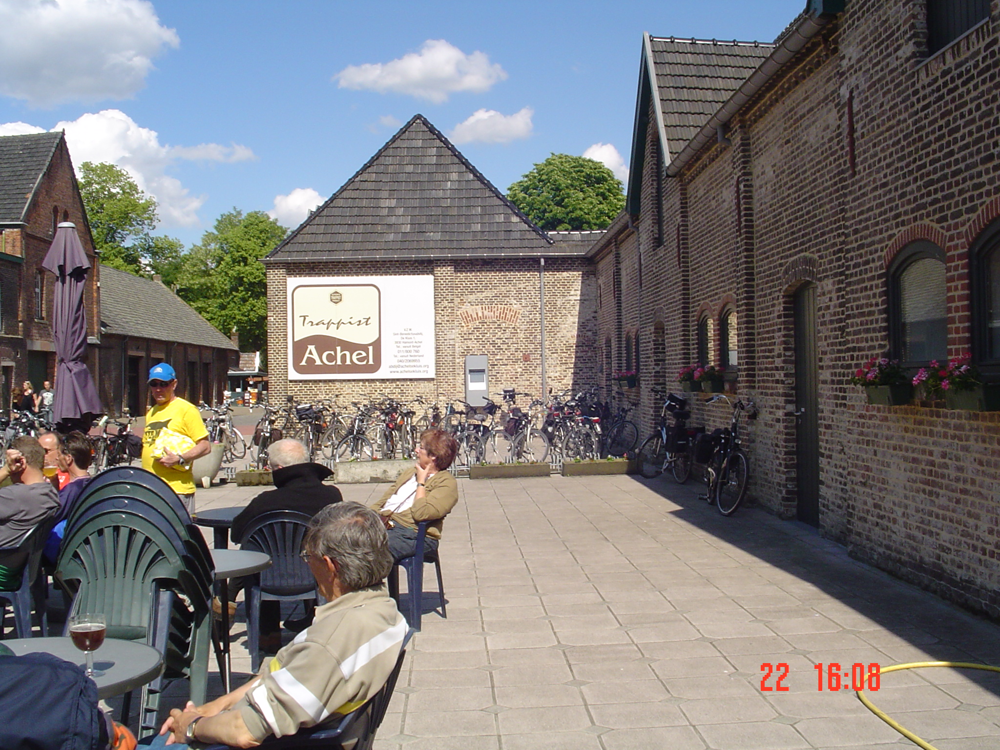 2009HWK065.jpg